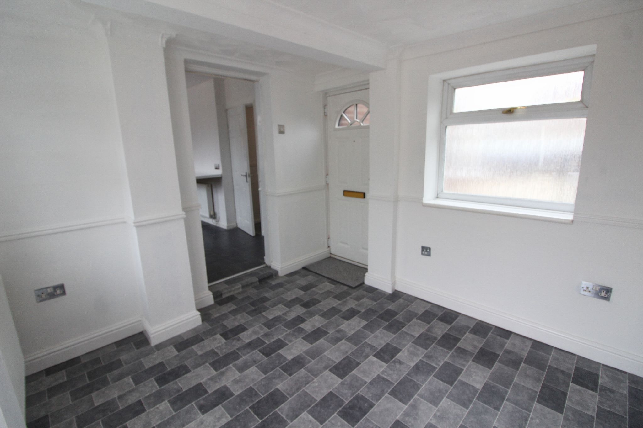 2 bedroom semi-detached house Let in Wigan - Photograph 8.