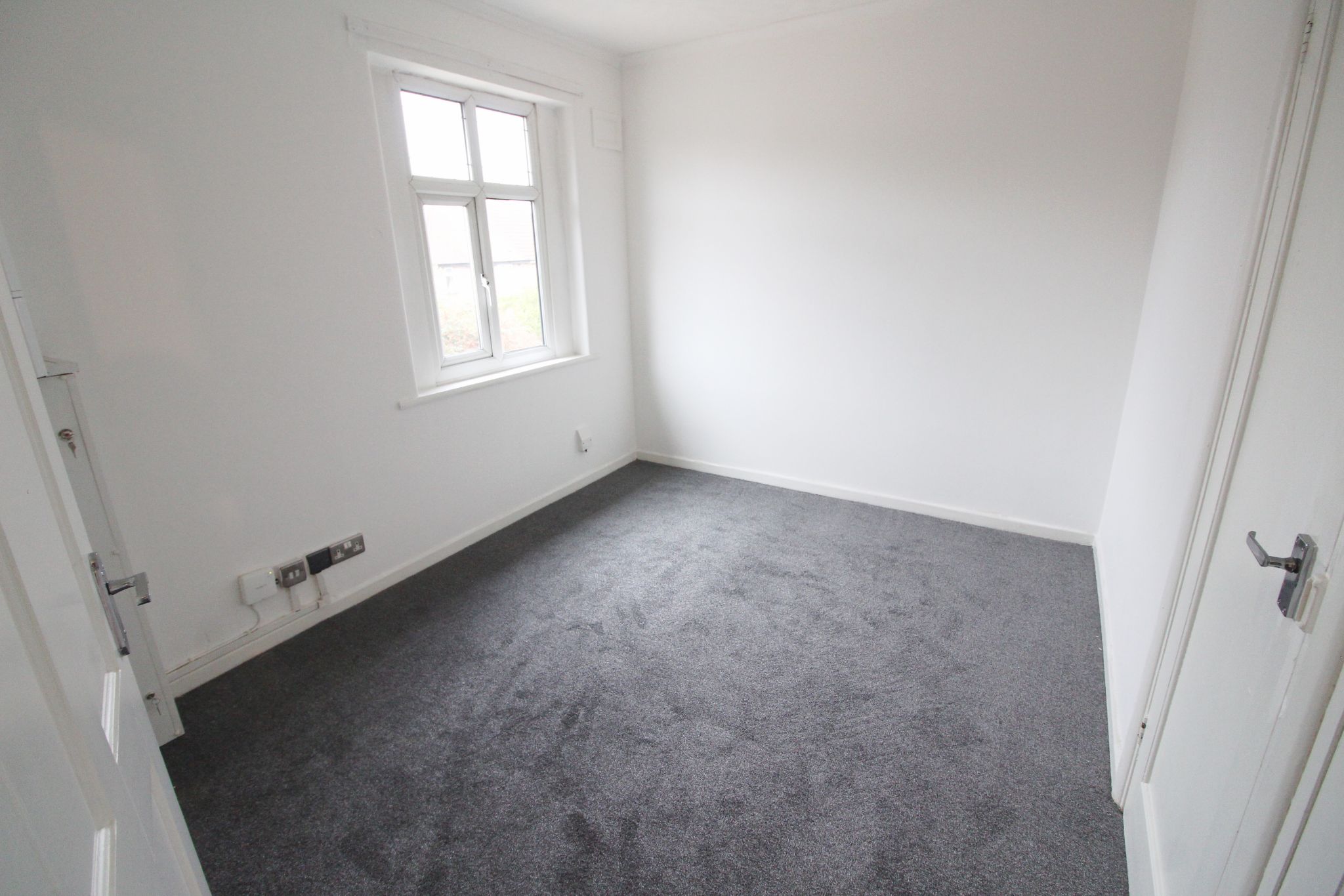2 bedroom semi-detached house Let in Wigan - Photograph 11.