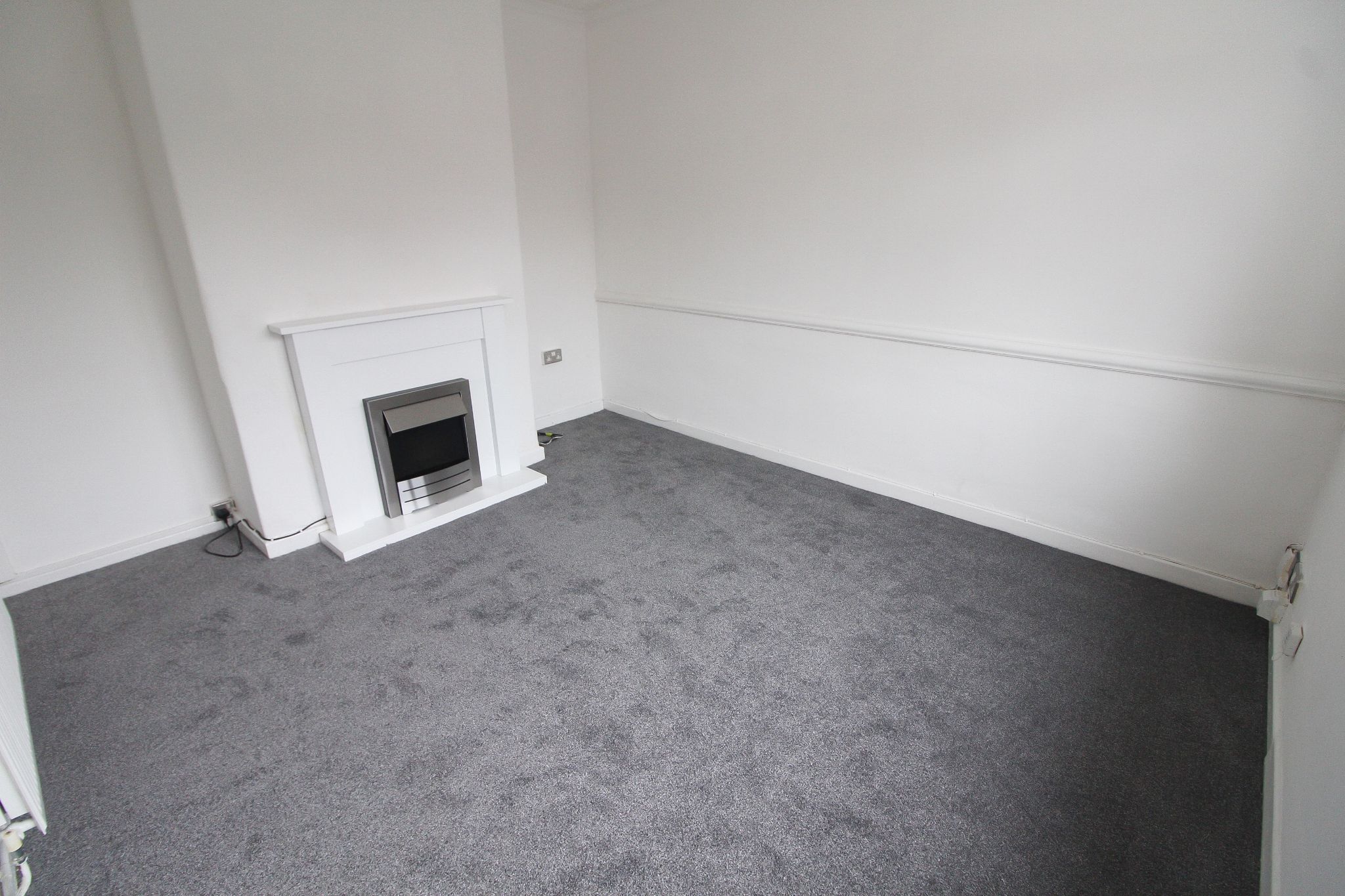 2 bedroom semi-detached house Let in Wigan - Photograph 2.