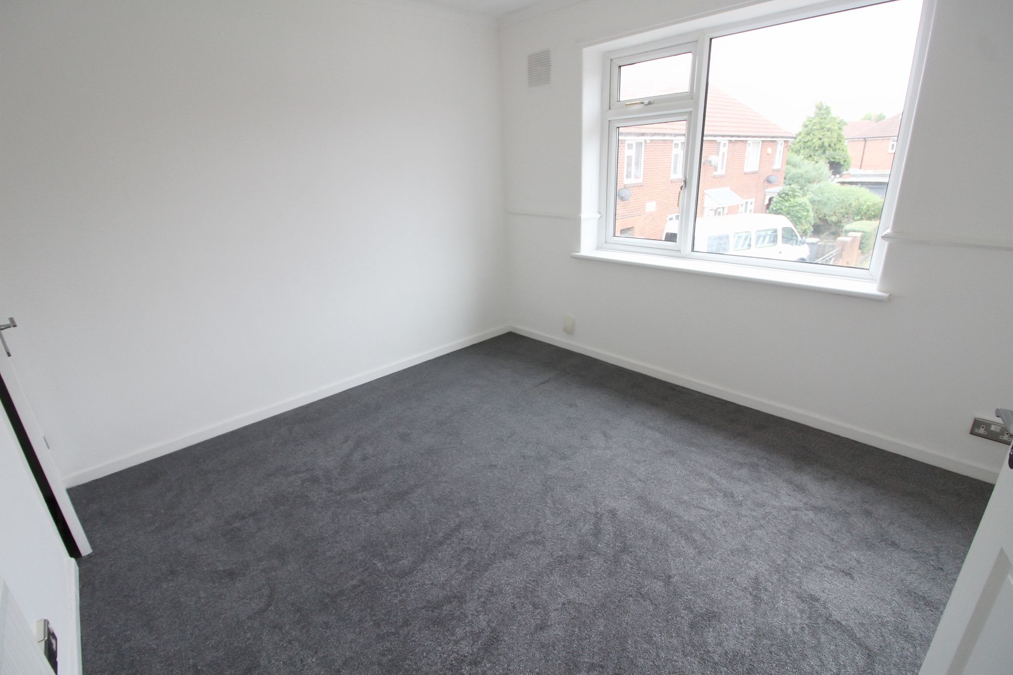 2 bedroom semi-detached house Let in Wigan - Photograph 9.