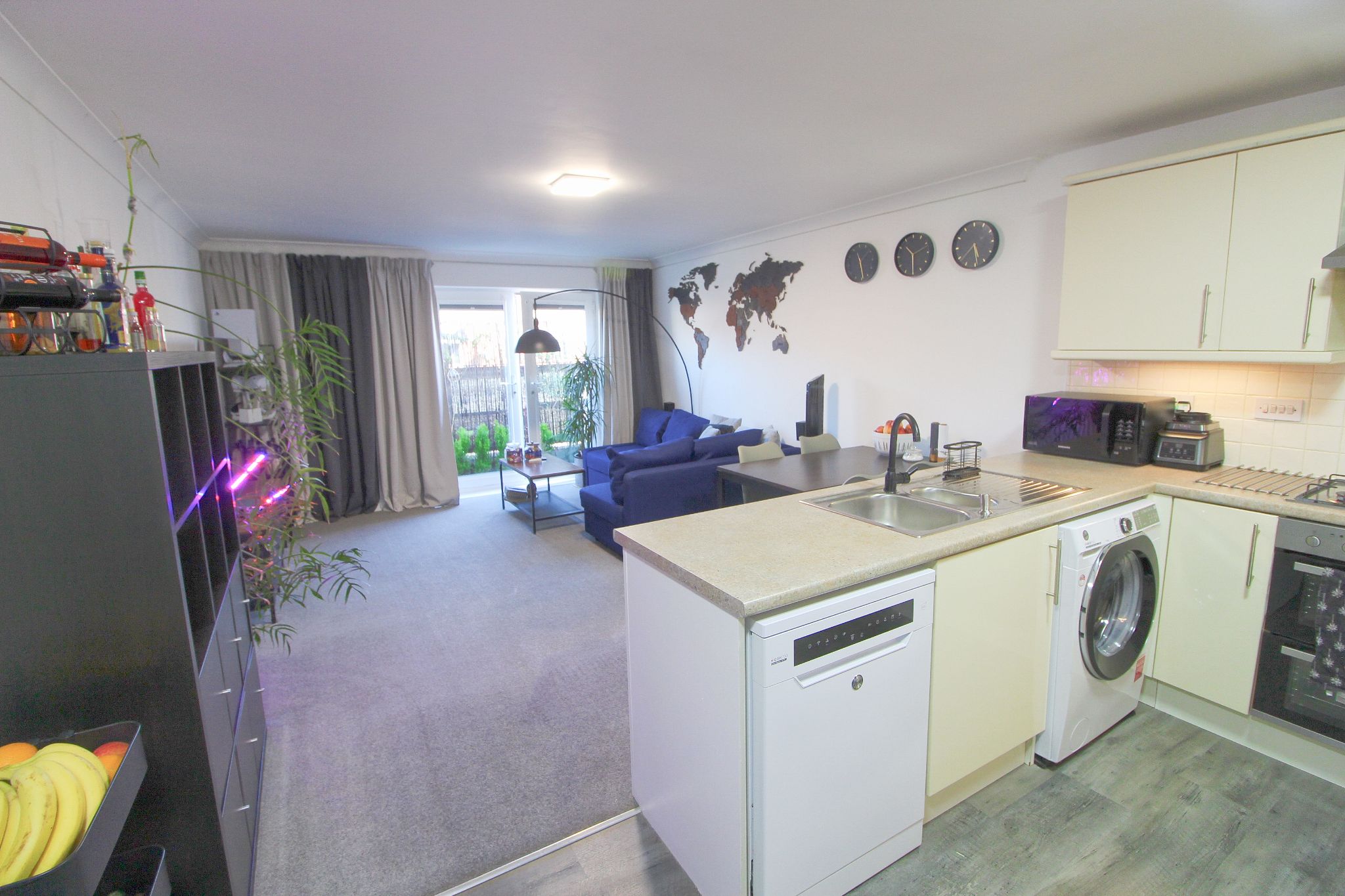 2 bedroom apartment flat/apartment Sale Agreed in Wigan - Photograph 4.