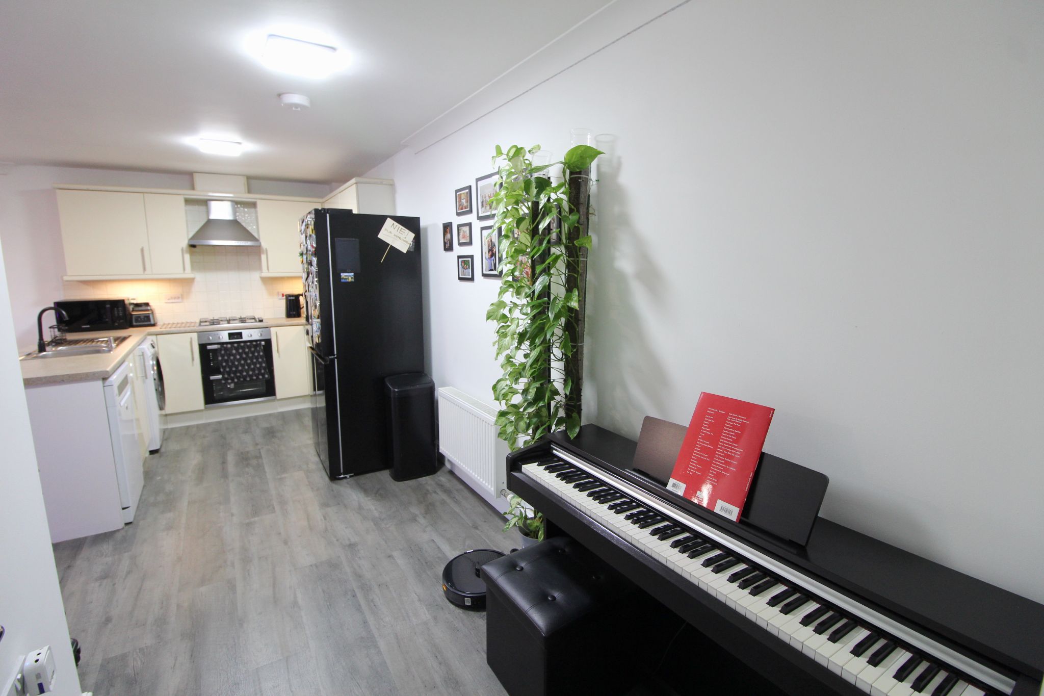 2 bedroom apartment flat/apartment Sale Agreed in Wigan - Photograph 7.