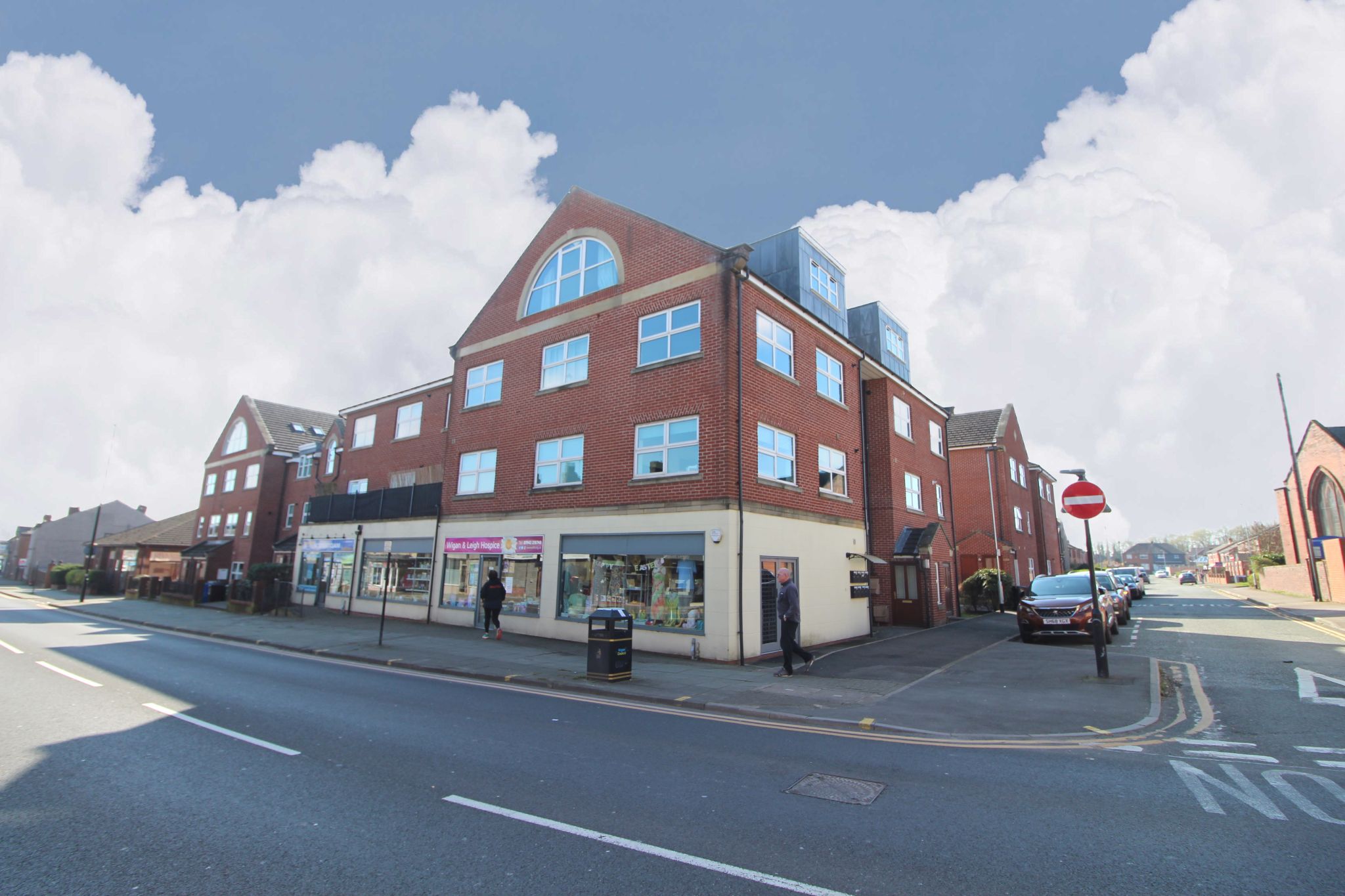 2 bedroom apartment flat/apartment Sale Agreed in Wigan - Photograph 1.