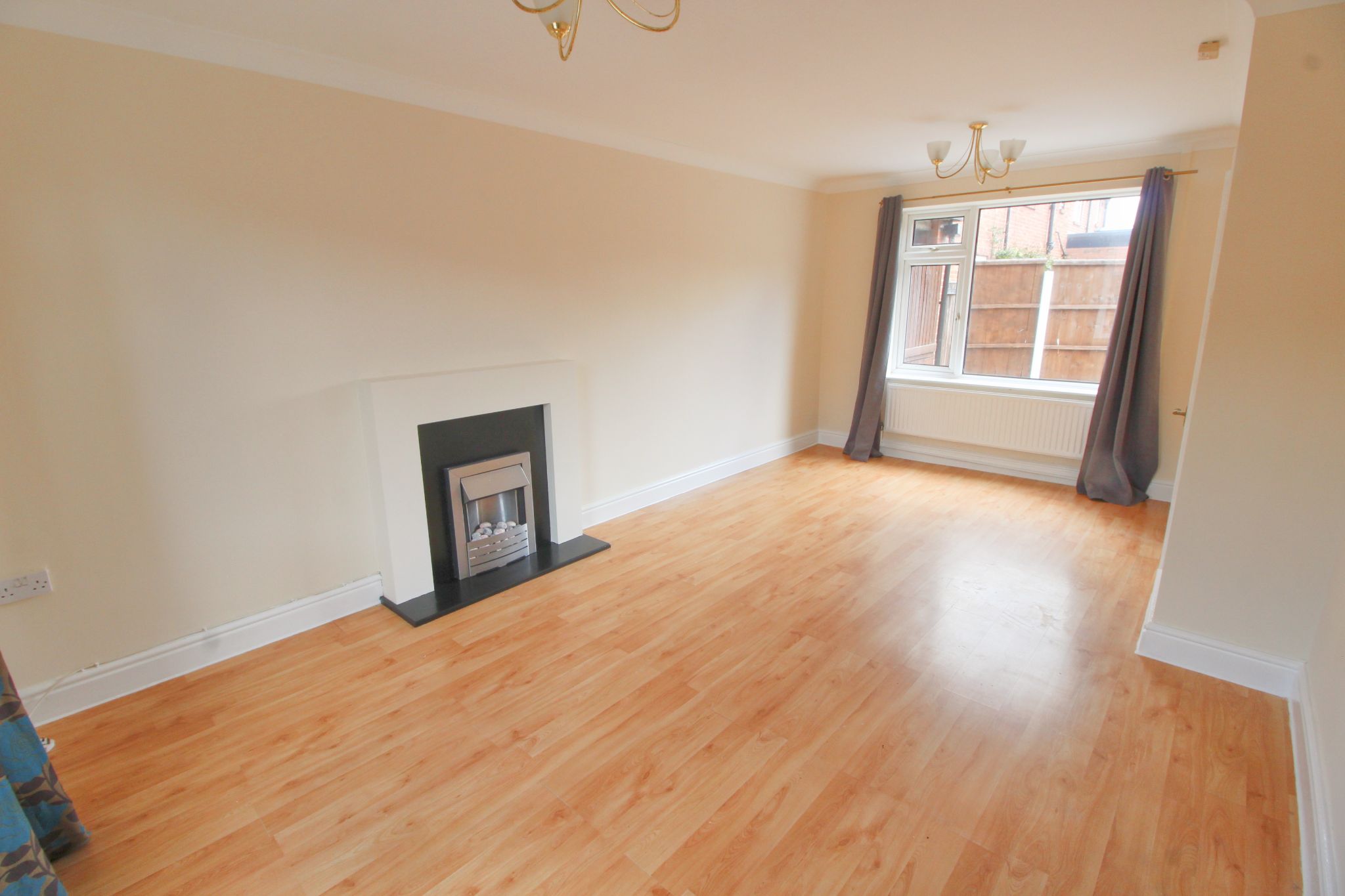 3 bedroom semi-detached house For Sale in Wigan - Property photograph.