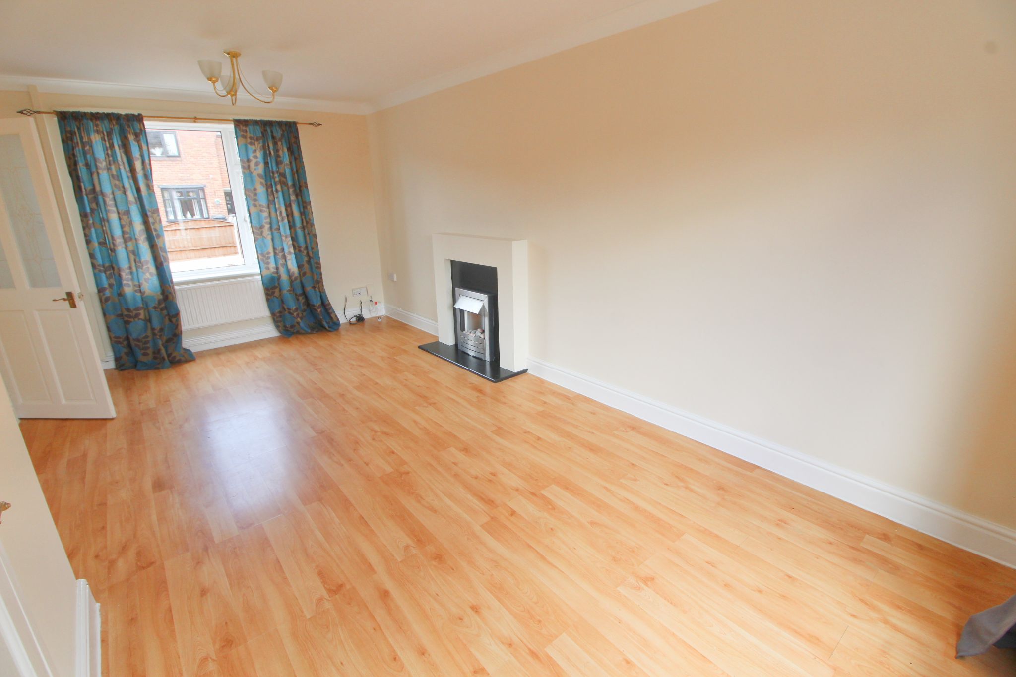 3 bedroom semi-detached house For Sale in Wigan - Property photograph.