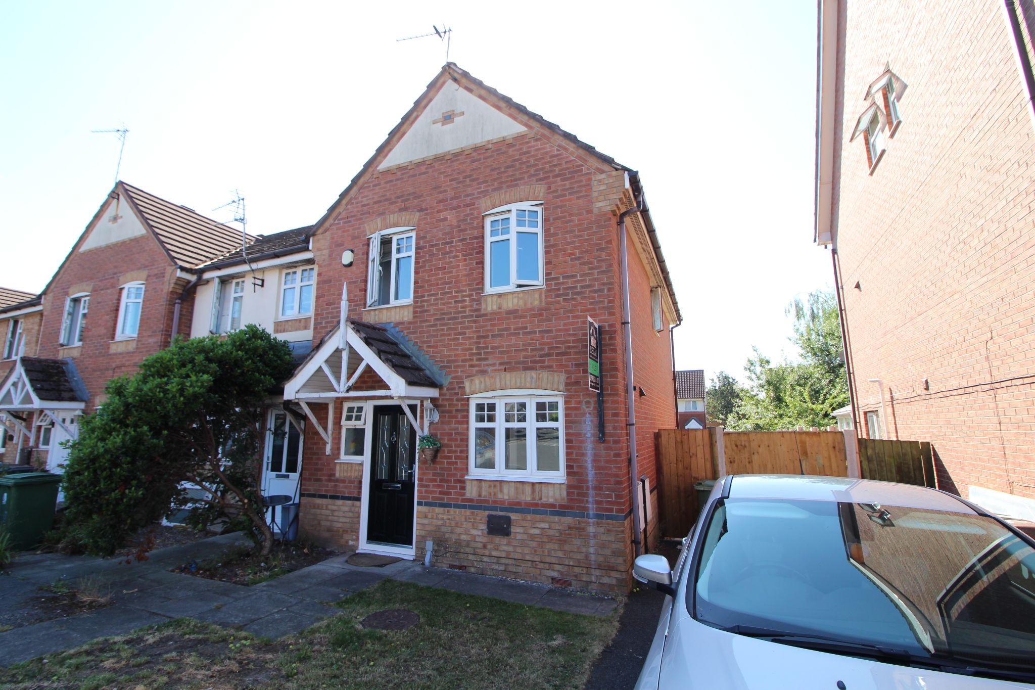 3 bedroom semi-detached house To Let in Wigan - Property photograph.