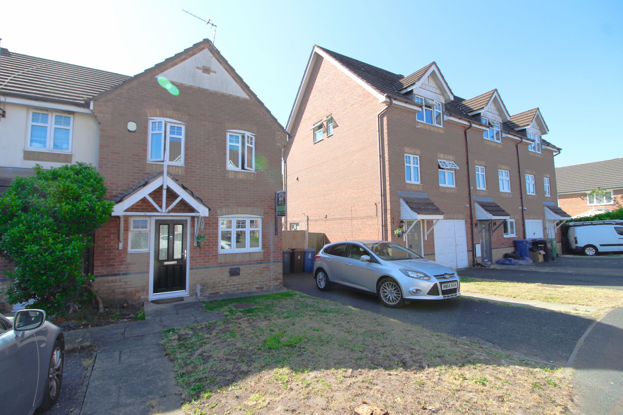 3 bedroom semi-detached house To Let in Wigan - Property photograph.