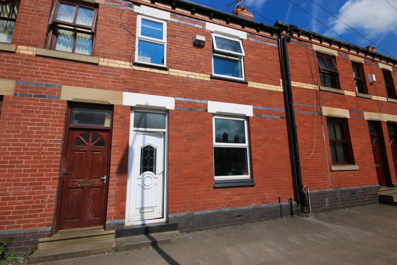 3 bedroom mid terraced house Let in Wigan - Photograph 1.