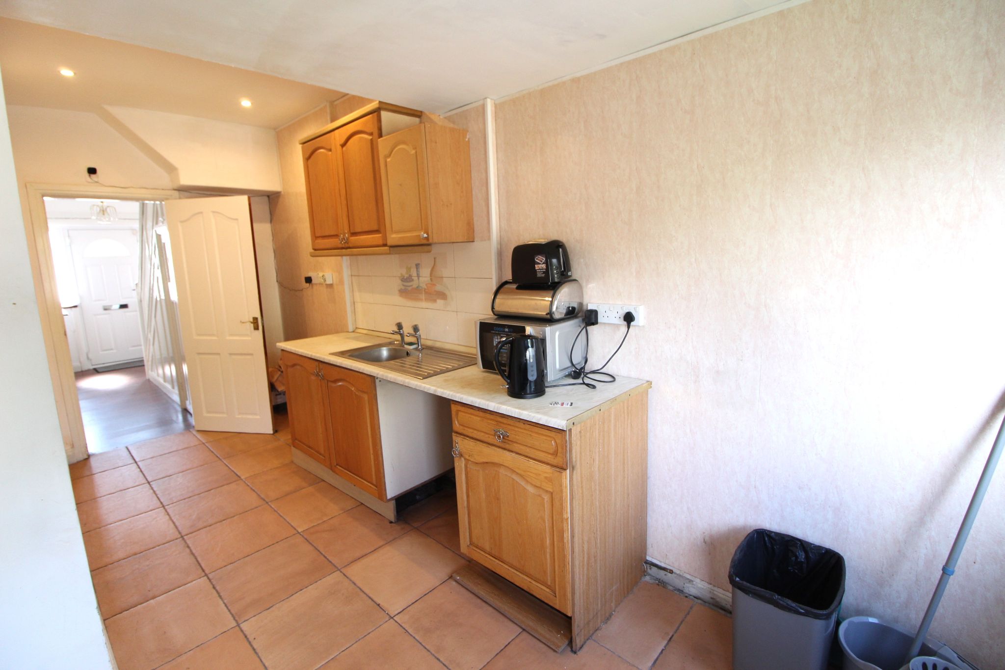 3 bedroom semi-detached house For Sale in Wigan - Photograph 9.
