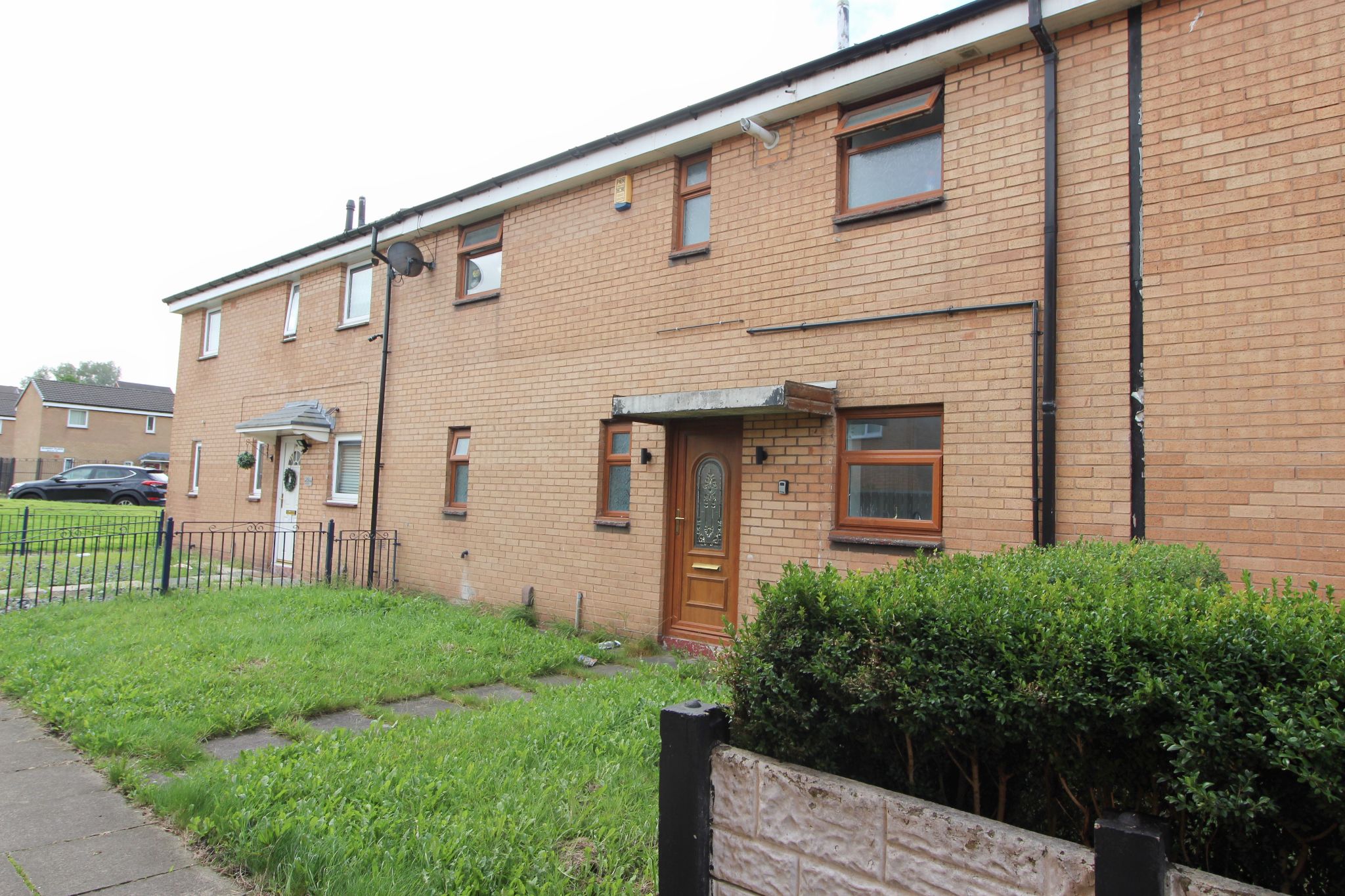 3 bedroom mid terraced house To Let in Wigan - Property photograph.