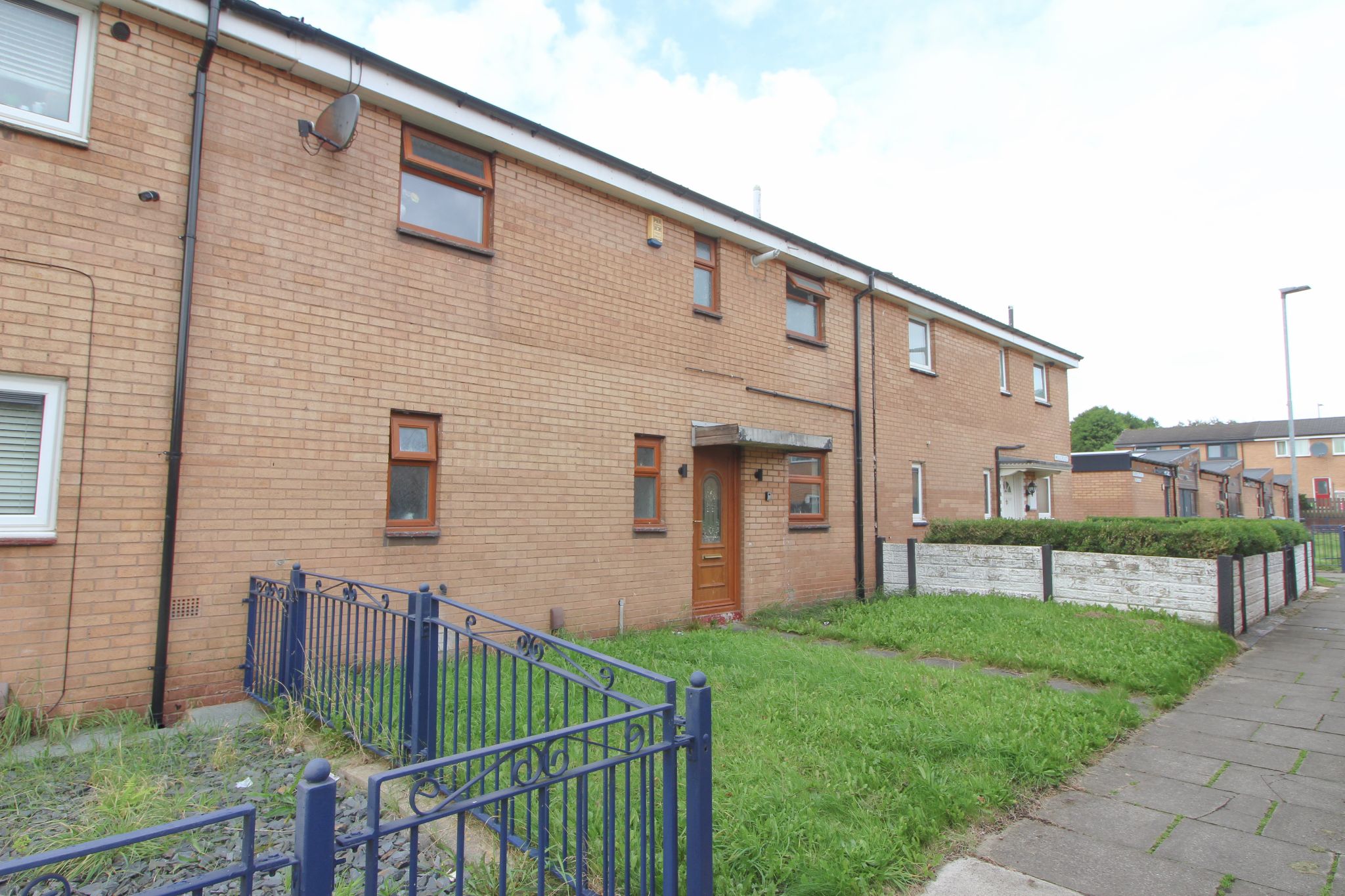 3 bedroom mid terraced house To Let in Wigan - Property photograph.