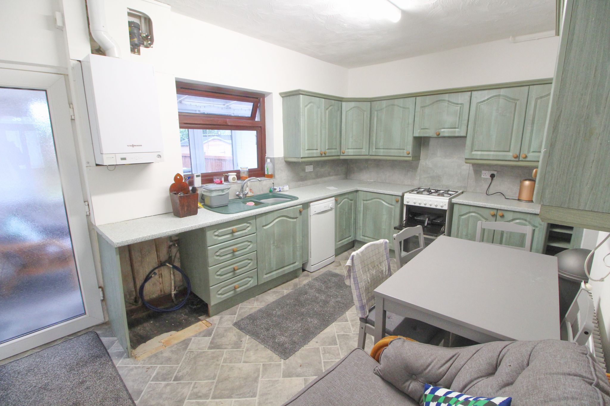 3 bedroom mid terraced house To Let in Wigan - Property photograph.