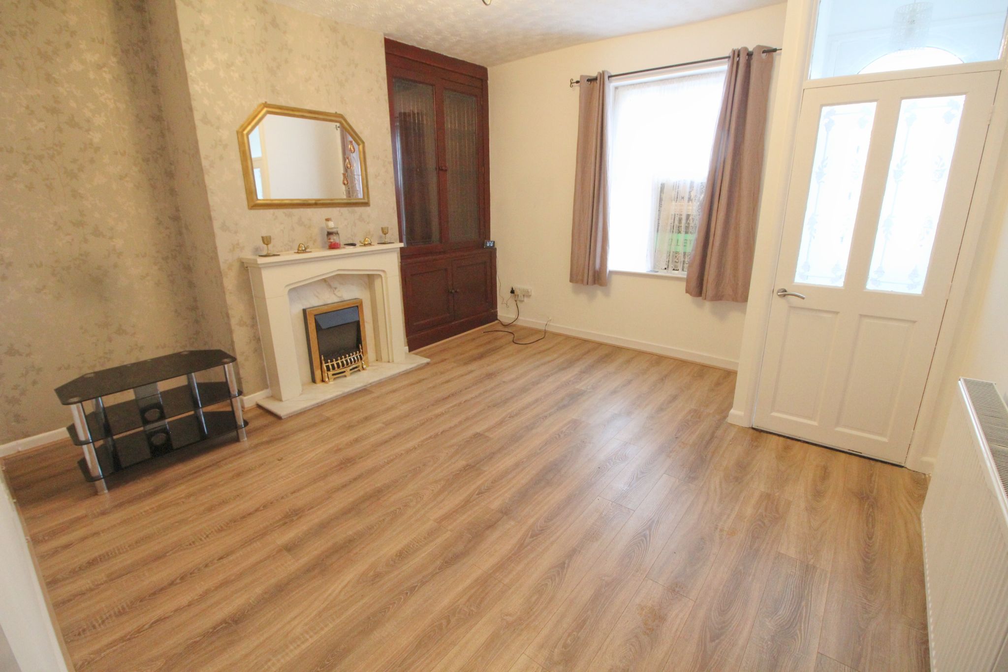 3 bedroom mid terraced house To Let in Wigan - Property photograph.