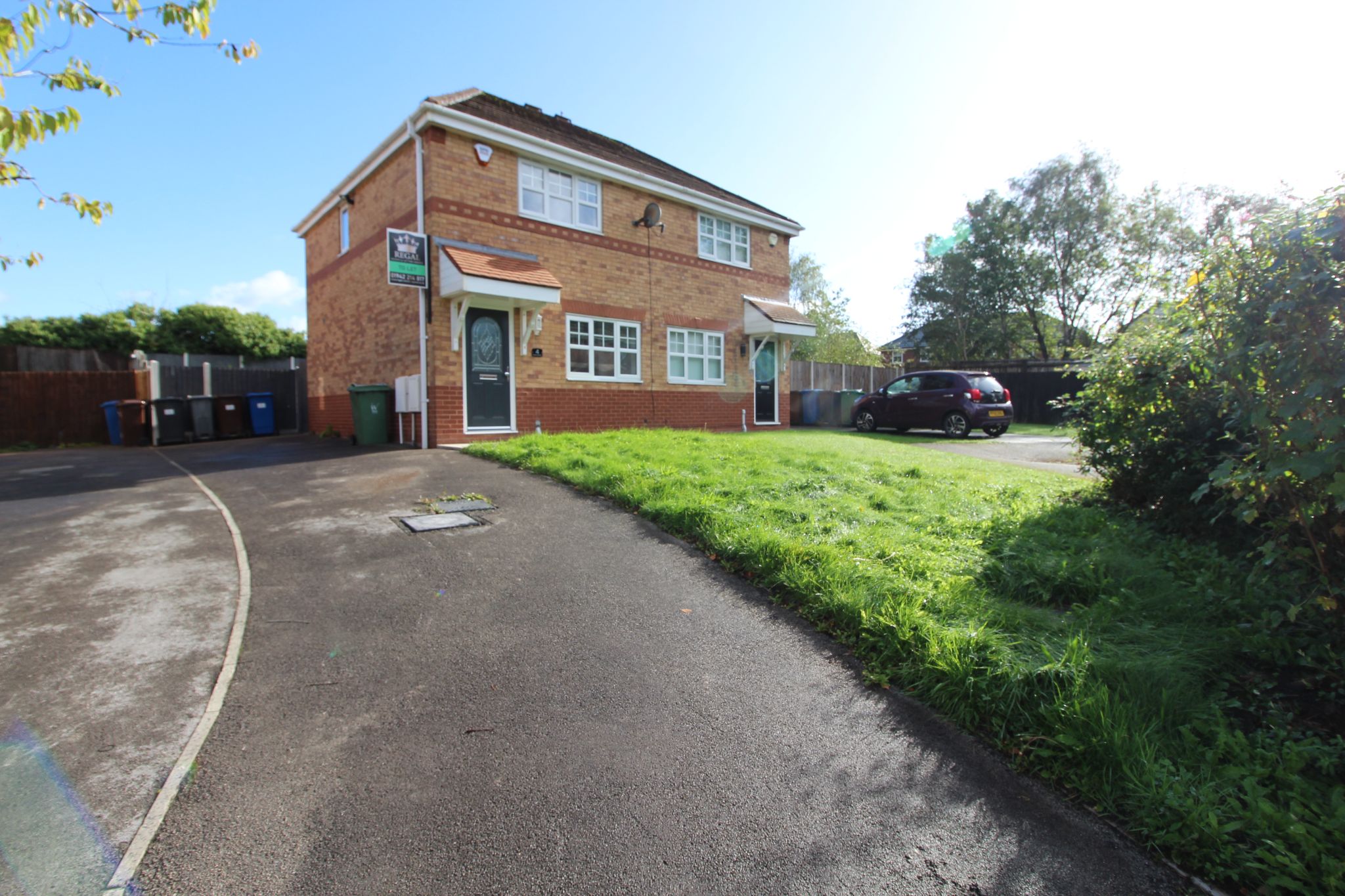 3 bedroom semi-detached house To Let in Wigan - Property photograph.