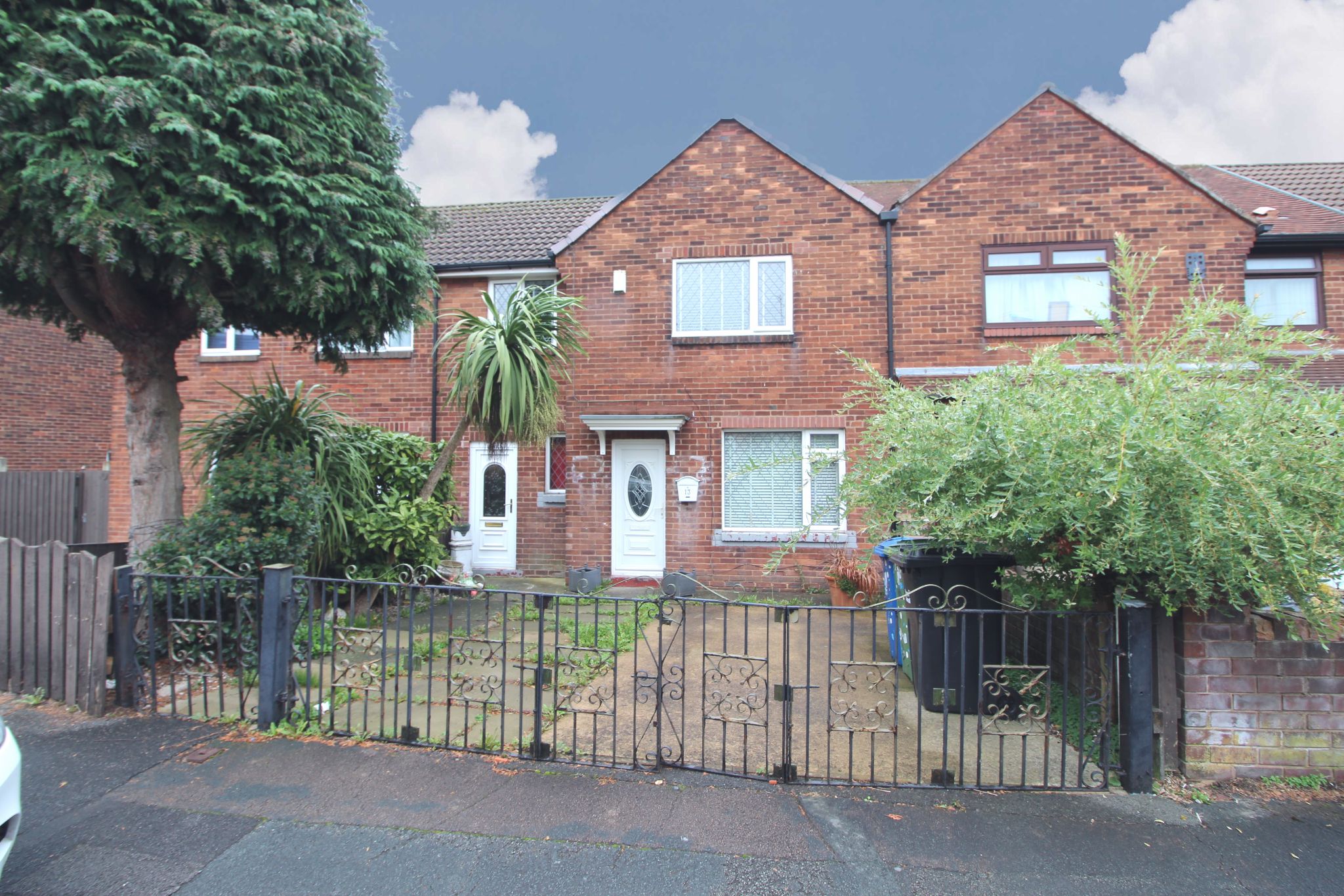 3 bedroom mid terraced house For Sale in Wigan - Property photograph.