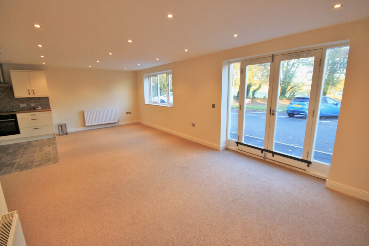 2 bedroom ground floor flat/apartment Let in West Lancashire - Photograph 1.