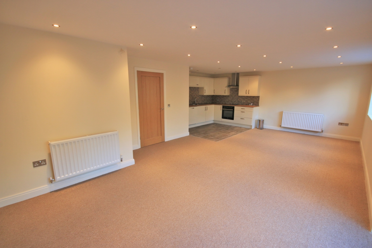 2 bedroom ground floor flat/apartment Let in West Lancashire - Photograph 2.