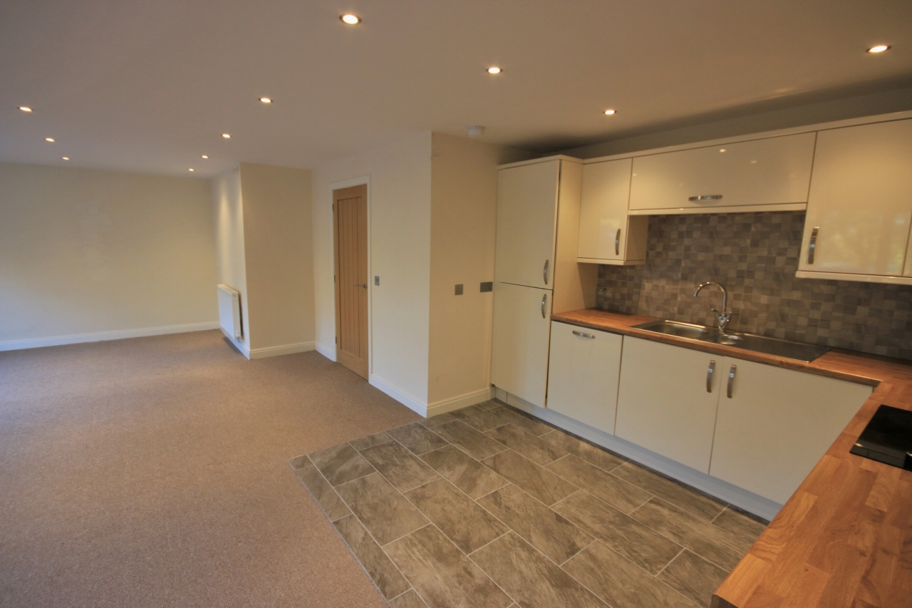 2 bedroom ground floor flat/apartment Let in West Lancashire - Kitchen.