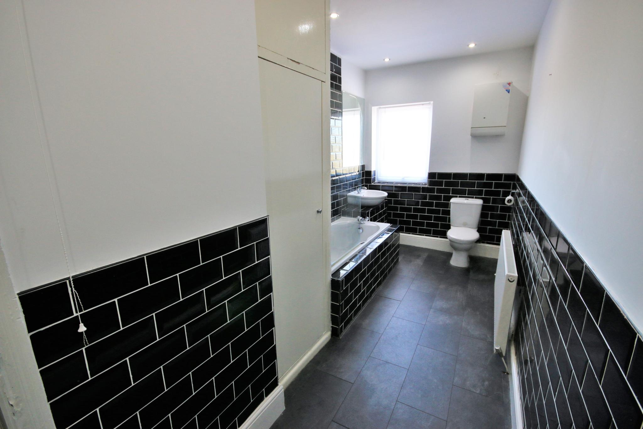 2 bedroom mid terraced house Let in Wigan - Photograph 9.