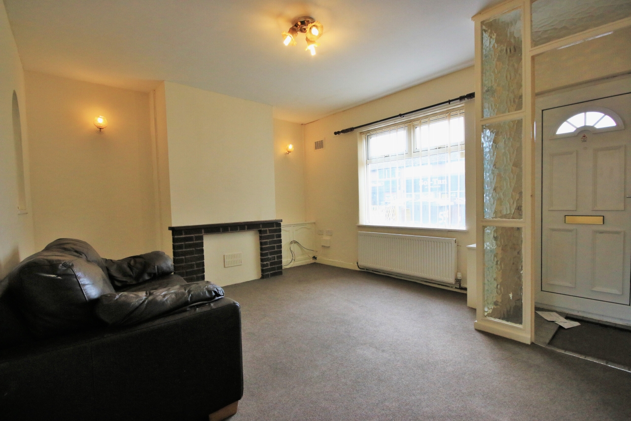 2 bedroom mid terraced house Let in Wigan - Photograph 2.