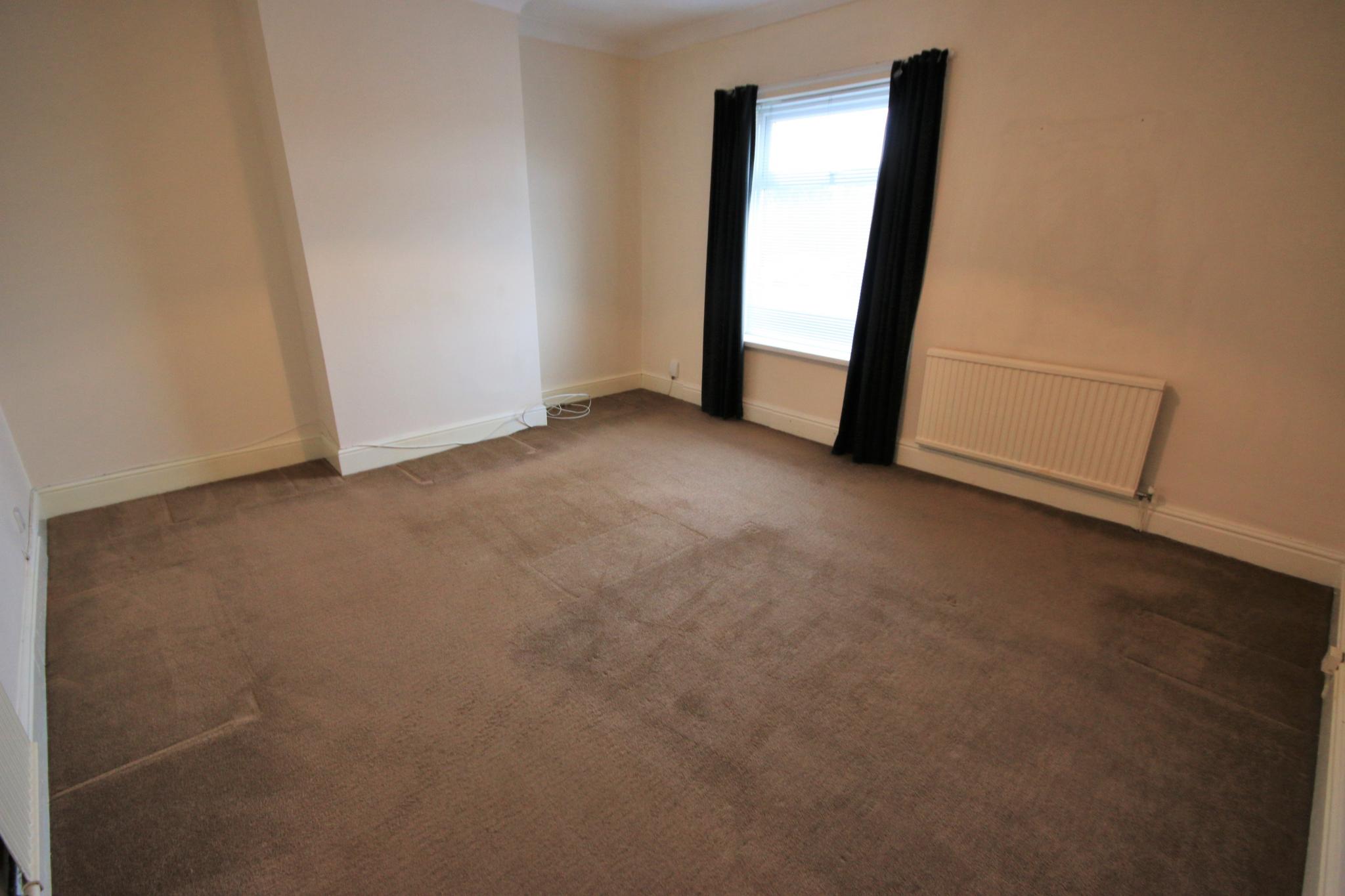 2 bedroom mid terraced house Let in Wigan - Photograph 5.