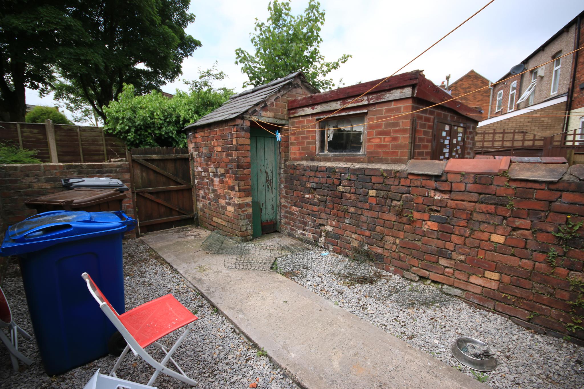 2 bedroom mid terraced house Let in Wigan - Photograph 8.
