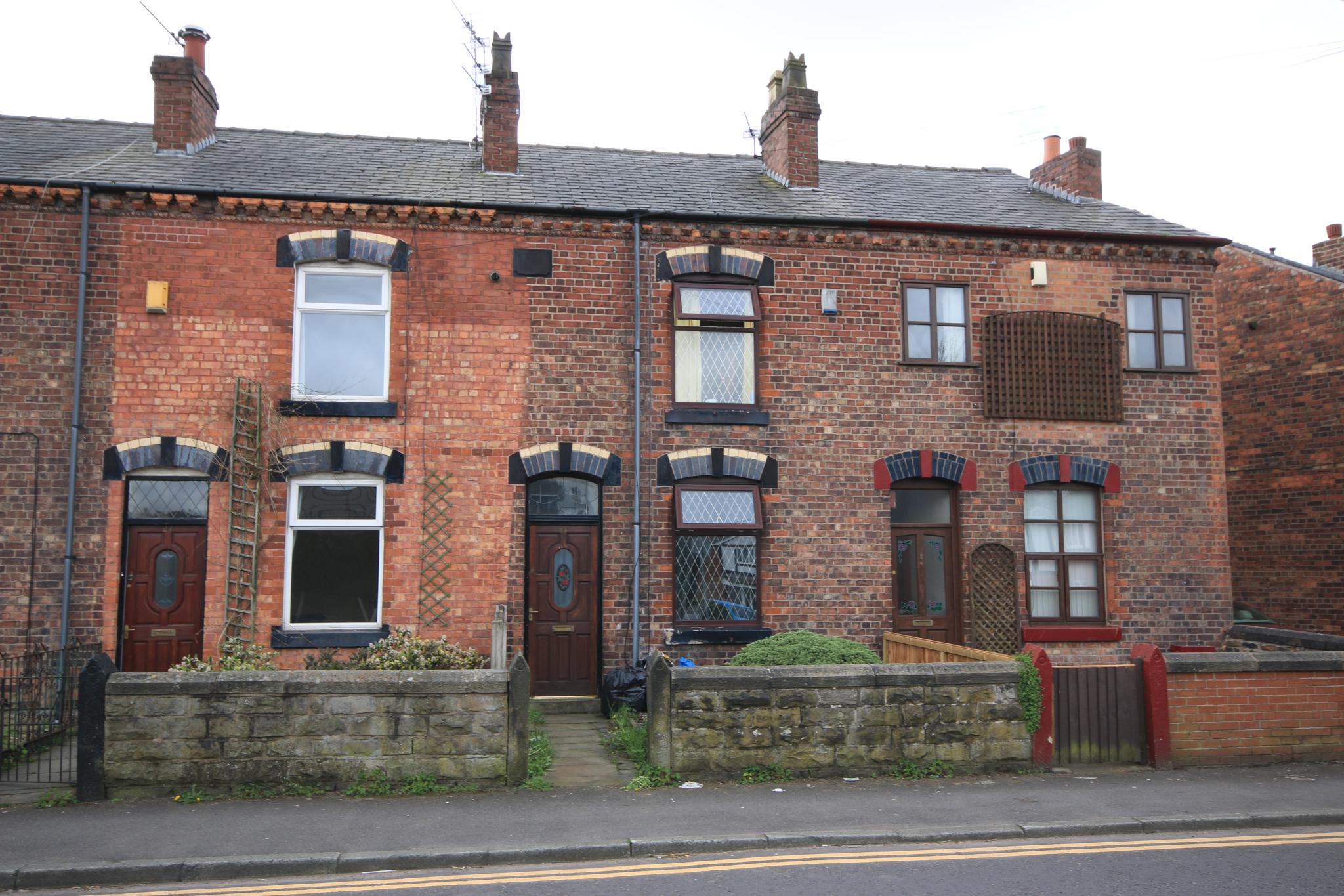 2 bedroom mid terraced house Let in Wigan - Photograph 1.