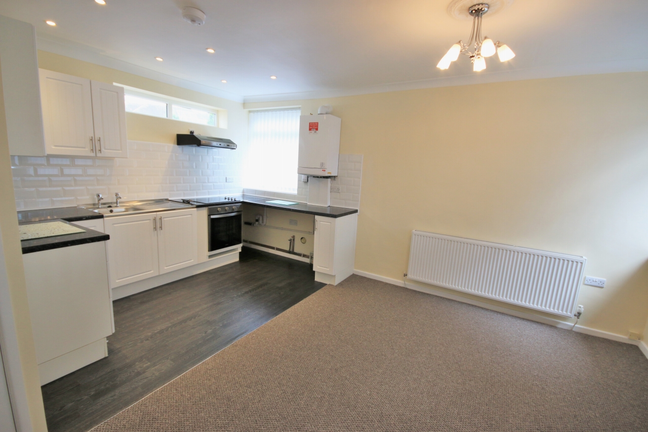 3 bedroom detached bungalow Let in Skelmersdale - Photograph 3.