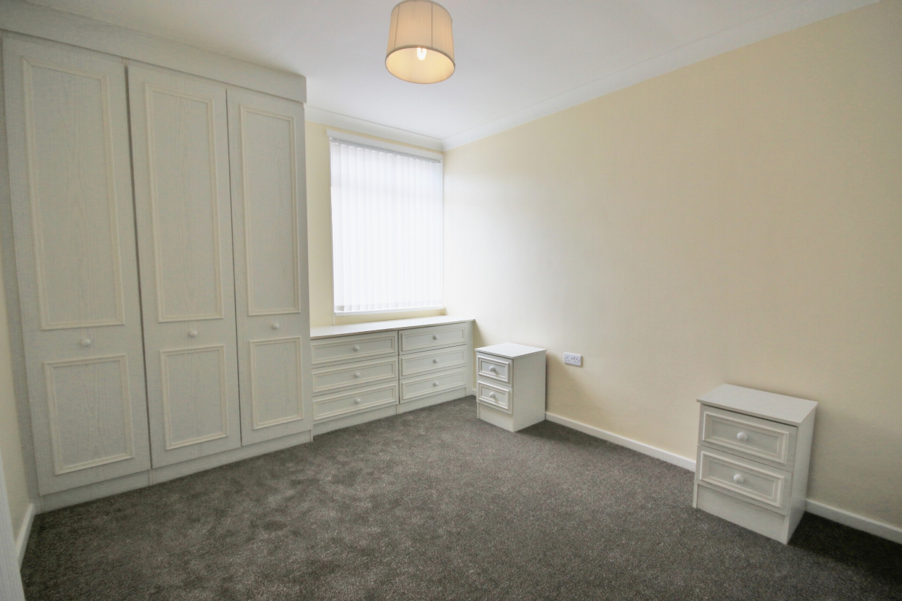 3 bedroom detached bungalow Let in Skelmersdale - Photograph 6.