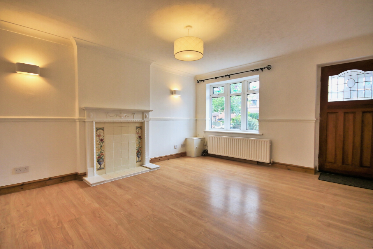 3 bedroom mid terraced house Let in Wigan - Photograph 3.