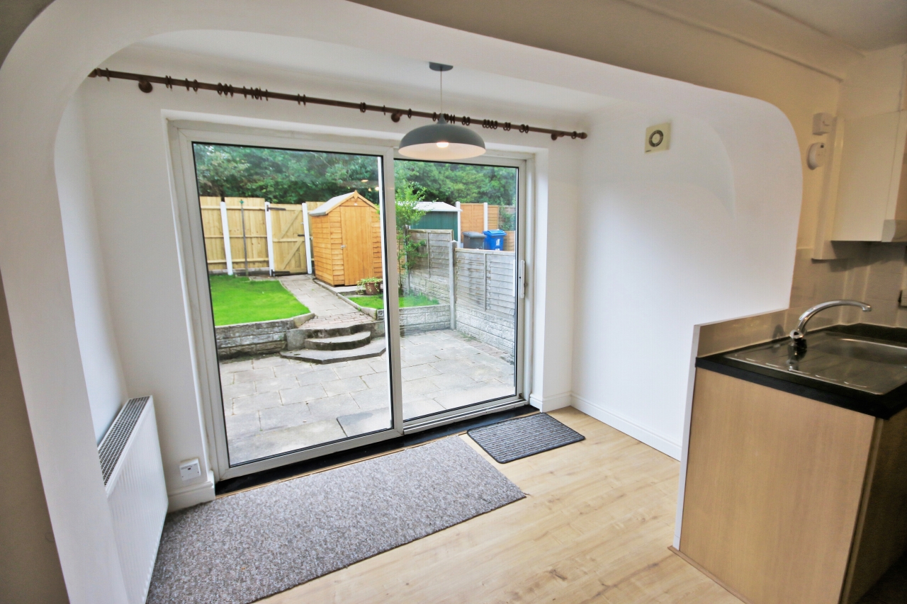 3 bedroom mid terraced house Let in Wigan - Photograph 6.