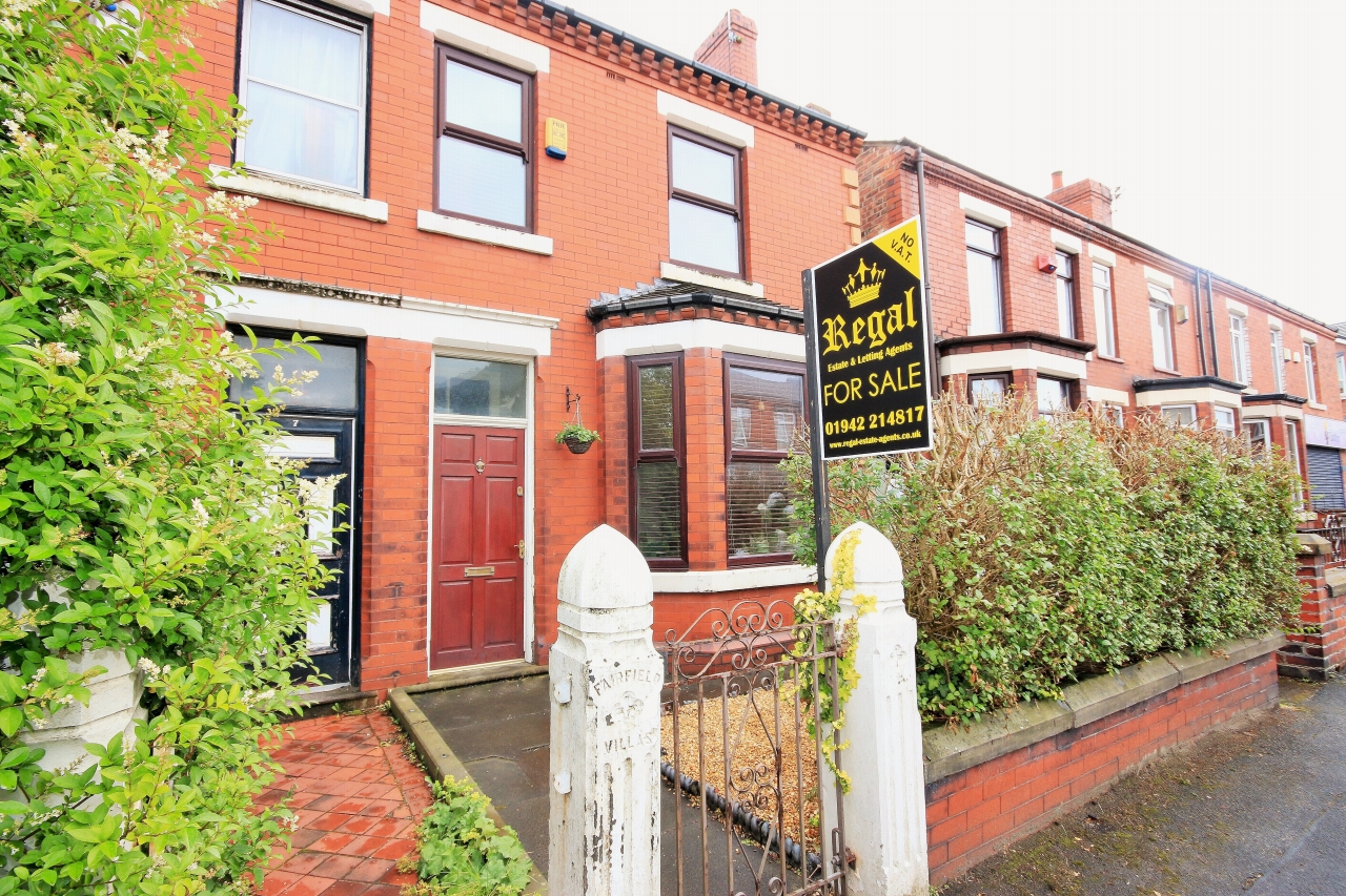 3 bedroom semi-detached house Let in Wigan - Photograph 2.