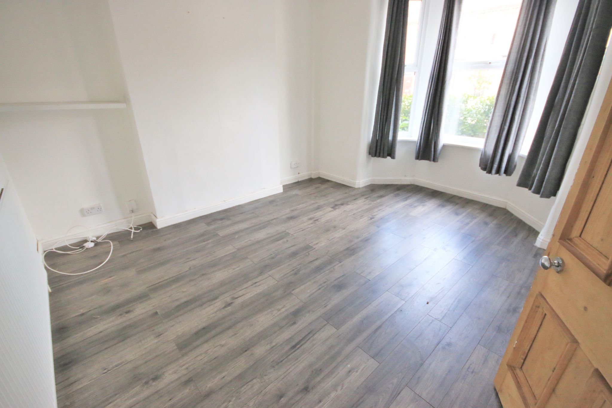 3 bedroom semi-detached house Let in Wigan - Photograph 6.