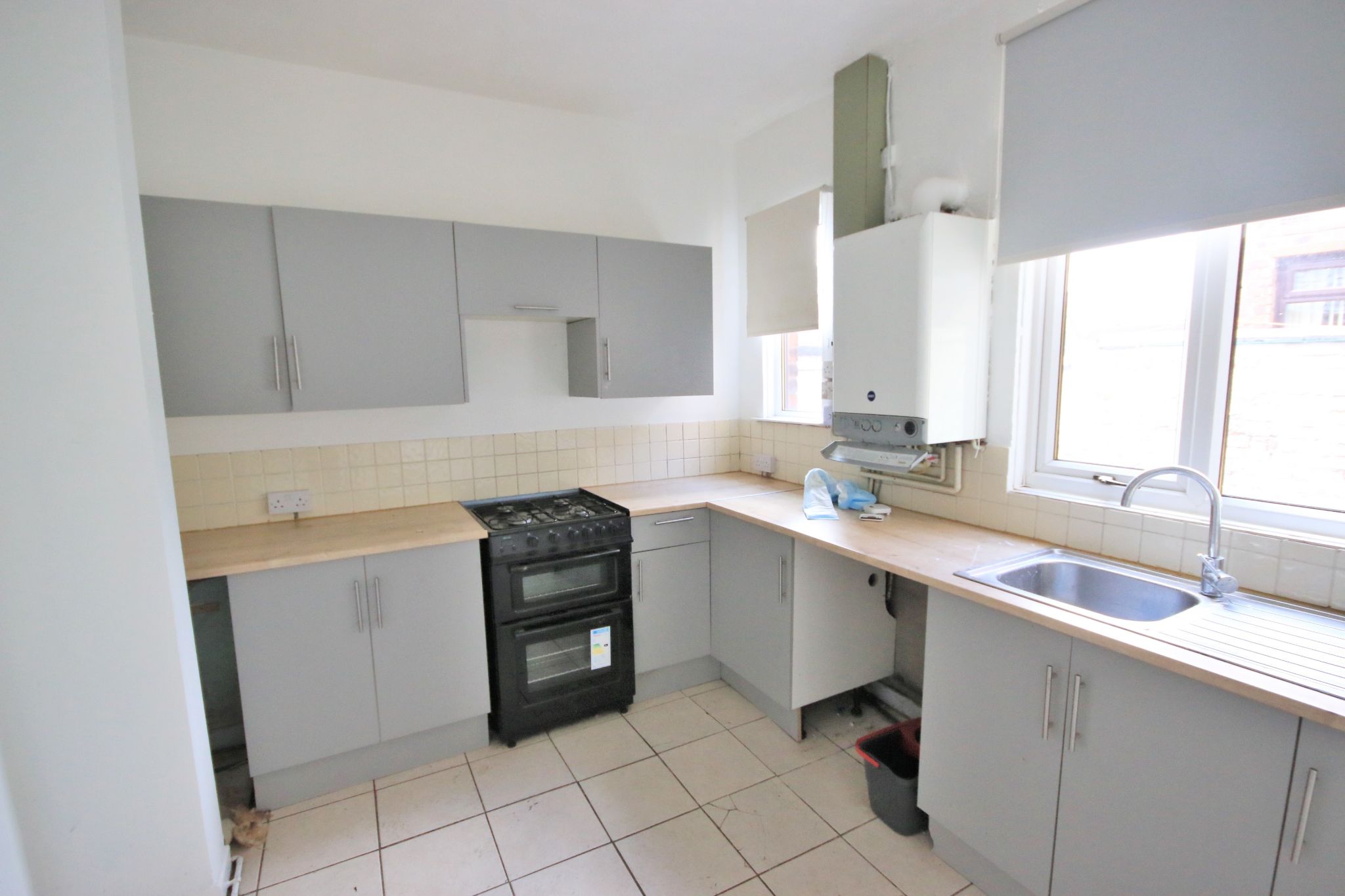 3 bedroom semi-detached house Let in Wigan - Photograph 9.