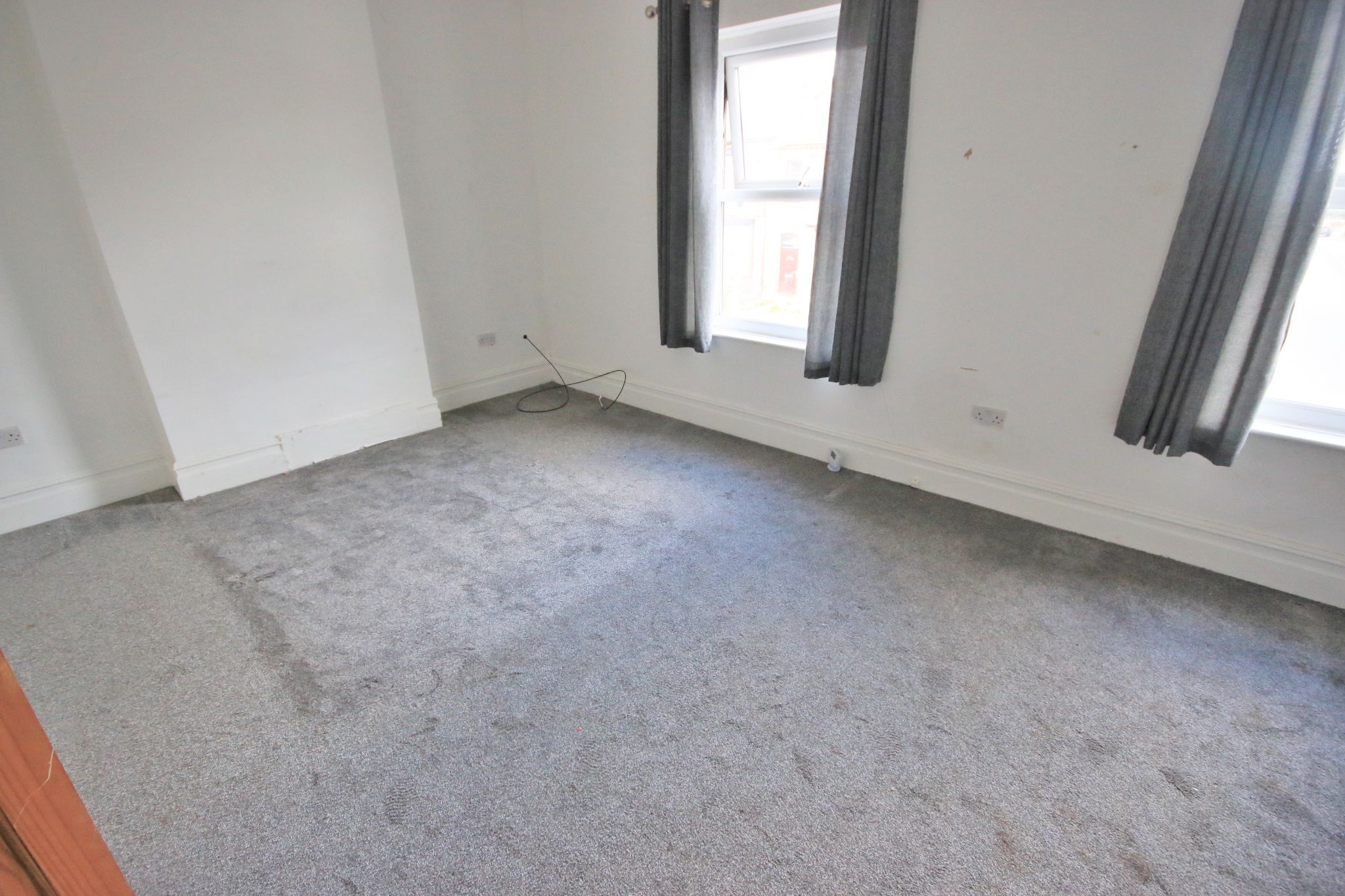 3 bedroom semi-detached house Let in Wigan - Photograph 11.