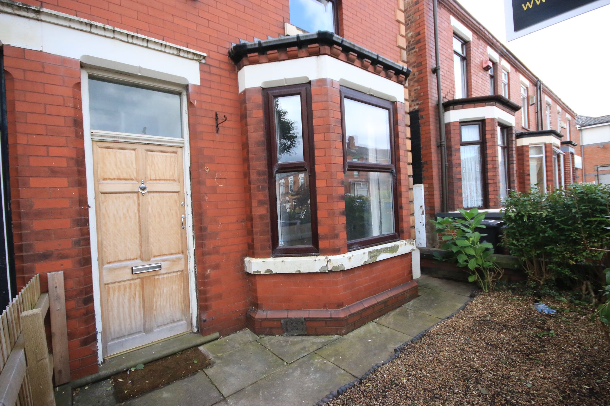 3 bedroom semi-detached house Let in Wigan - Photograph 5.