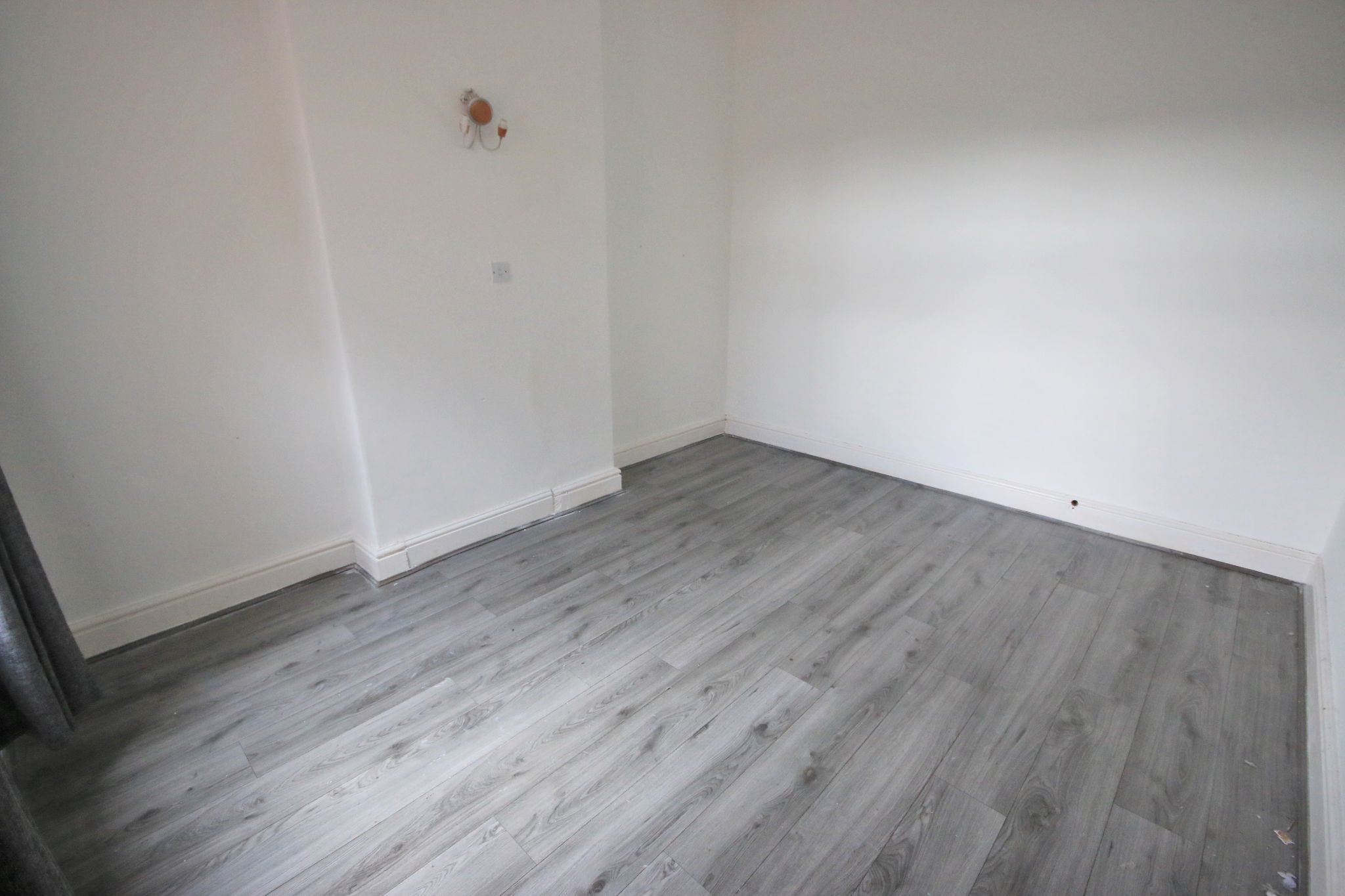3 bedroom semi-detached house Let in Wigan - Photograph 10.