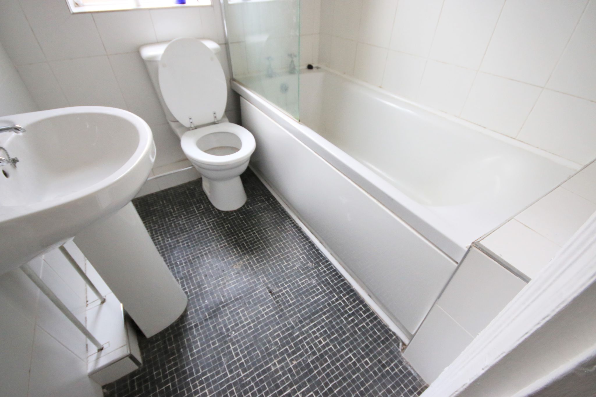 3 bedroom semi-detached house Let in Wigan - Photograph 12.