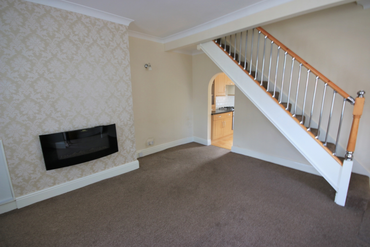 3 bedroom end terraced house Let in Wigan - Photograph 1.