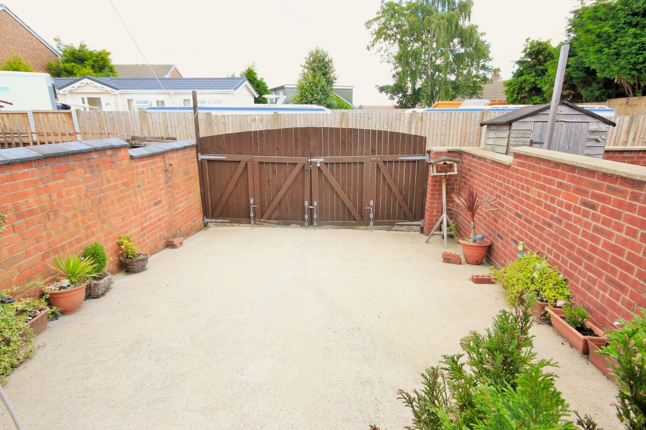 2 bedroom mid terraced house Let in Wigan - Photograph 6.