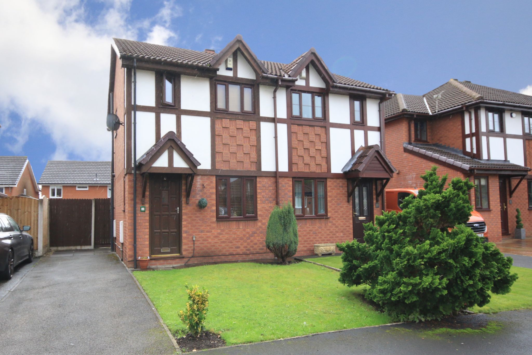 2 bedroom semi-detached house Let in Wigan - Photograph 3.