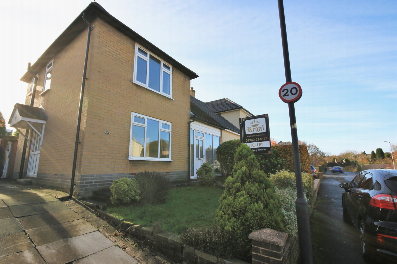 3 bedroom semi-detached house Let in Skelmersdale - Photograph 1.