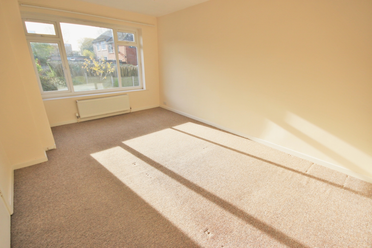 3 bedroom semi-detached house Let in Skelmersdale - Photograph 6.