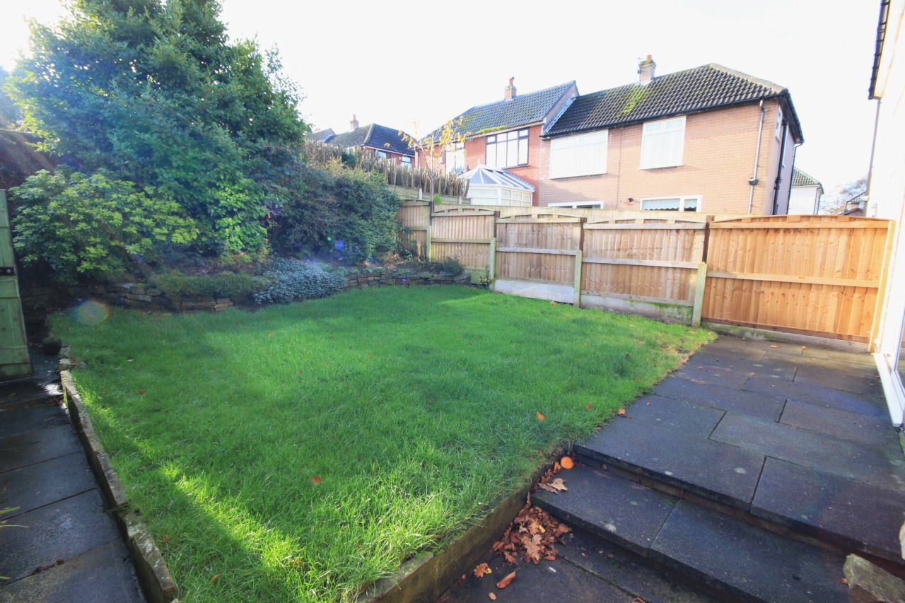 3 bedroom semi-detached house Let in Skelmersdale - Photograph 10.