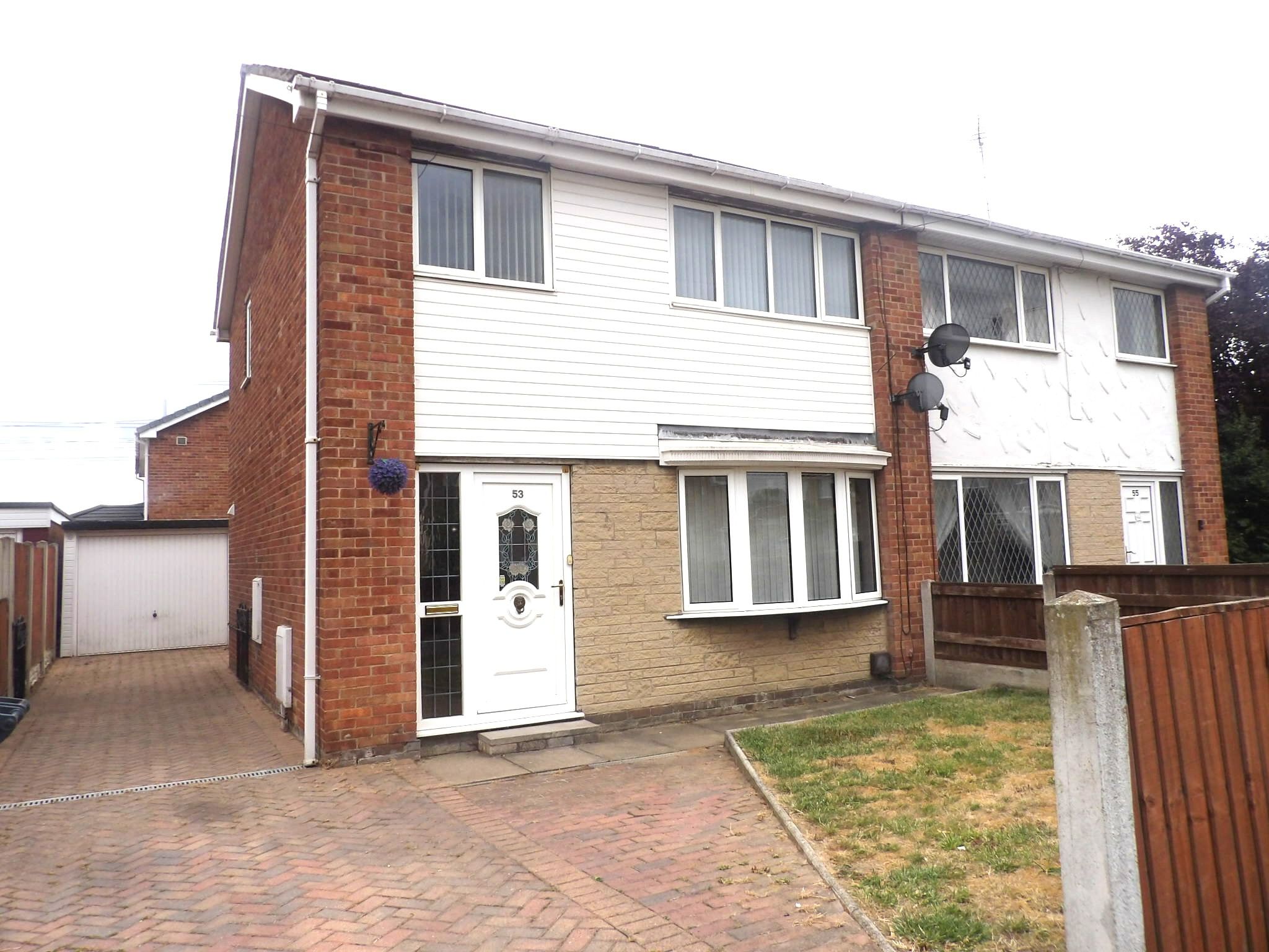 3 bedroom semi-detached house To Let in Doncaster - Property photograph.