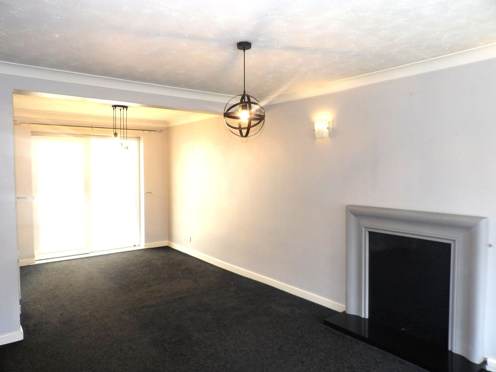 3 bedroom semi-detached house To Let in Doncaster - Property photograph.