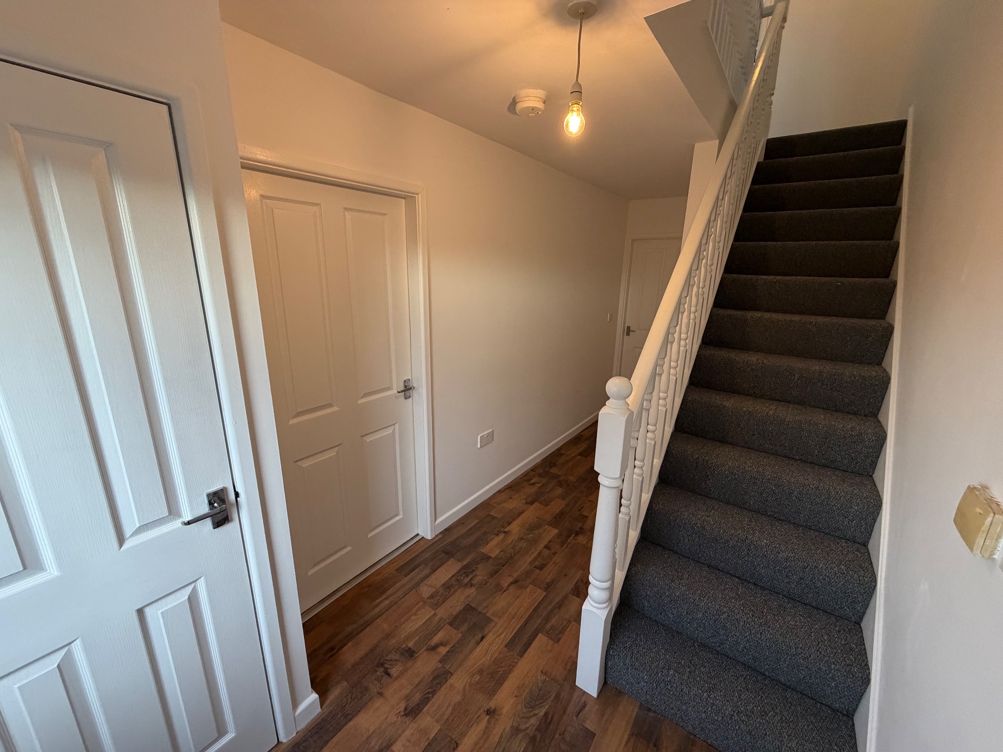 3 bedroom mid terraced house To Let in Doncaster - Property photograph.
