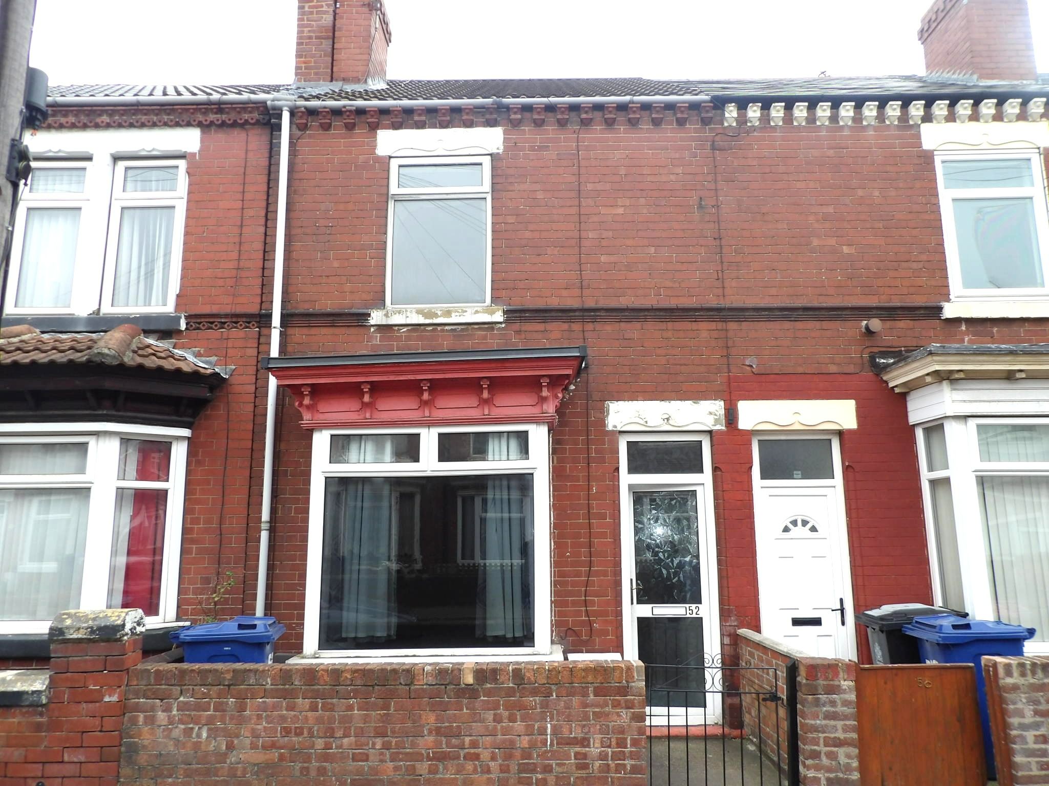 3 bedroom mid terraced house To Let in Doncaster - Photograph 1.