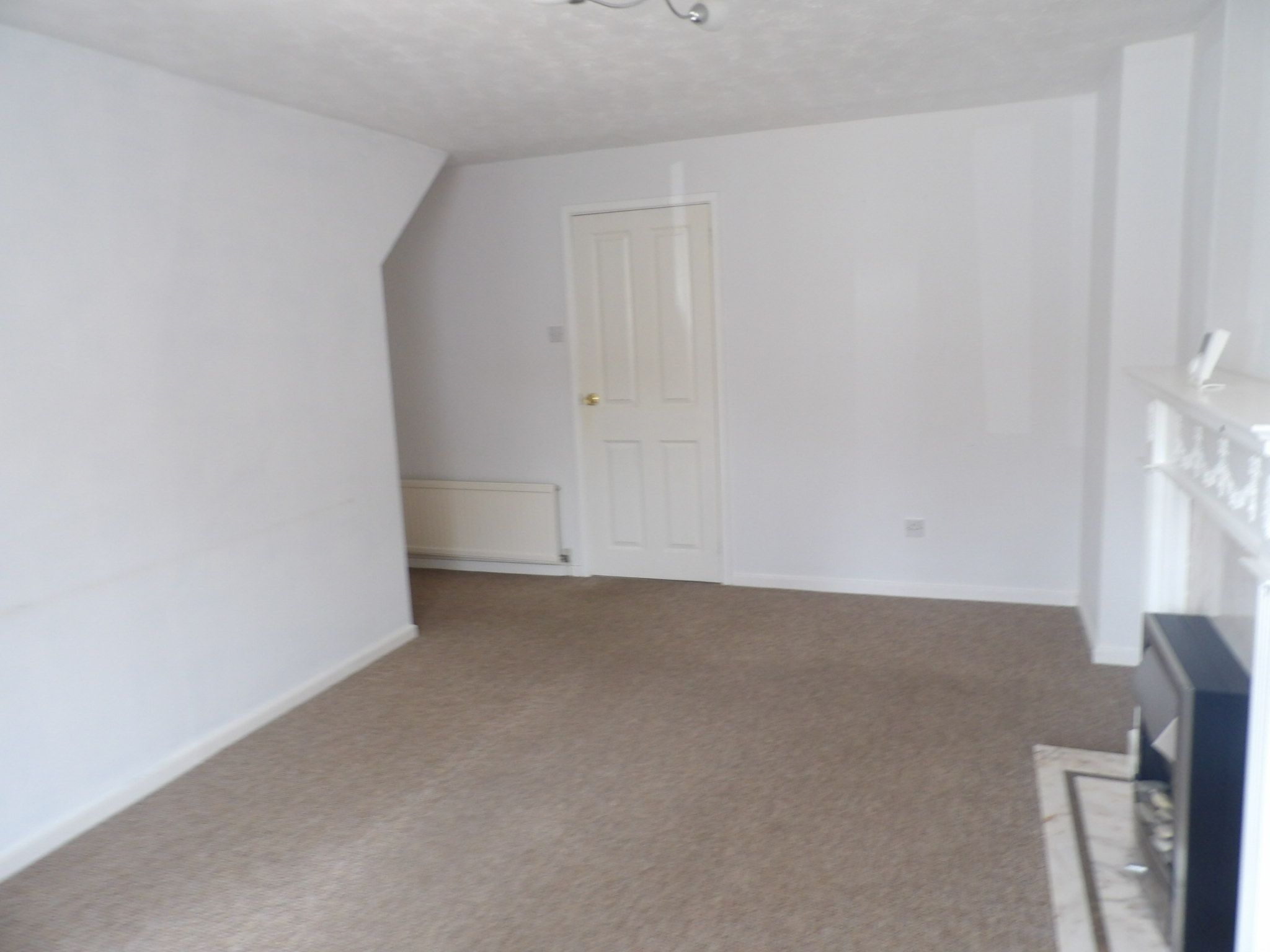 3 bedroom detached house To Let in Doncaster - Property photograph.
