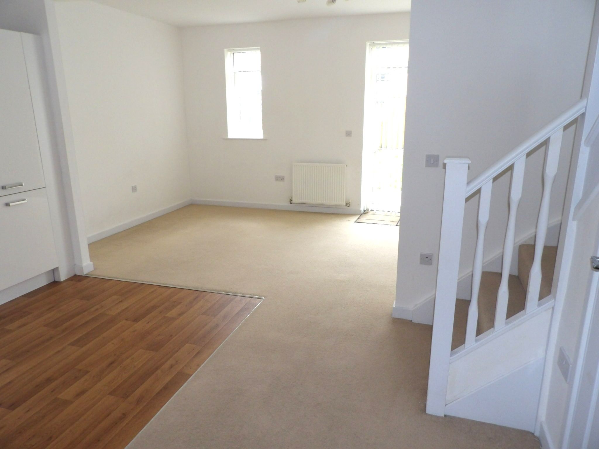 2 bedroom mid terraced house To Let in Doncaster - Property photograph.